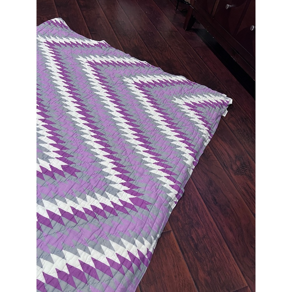 John Robshaw Luxury King Quilt Lavender Purple White Chevron Cotton Made India - Picture 11 of 15